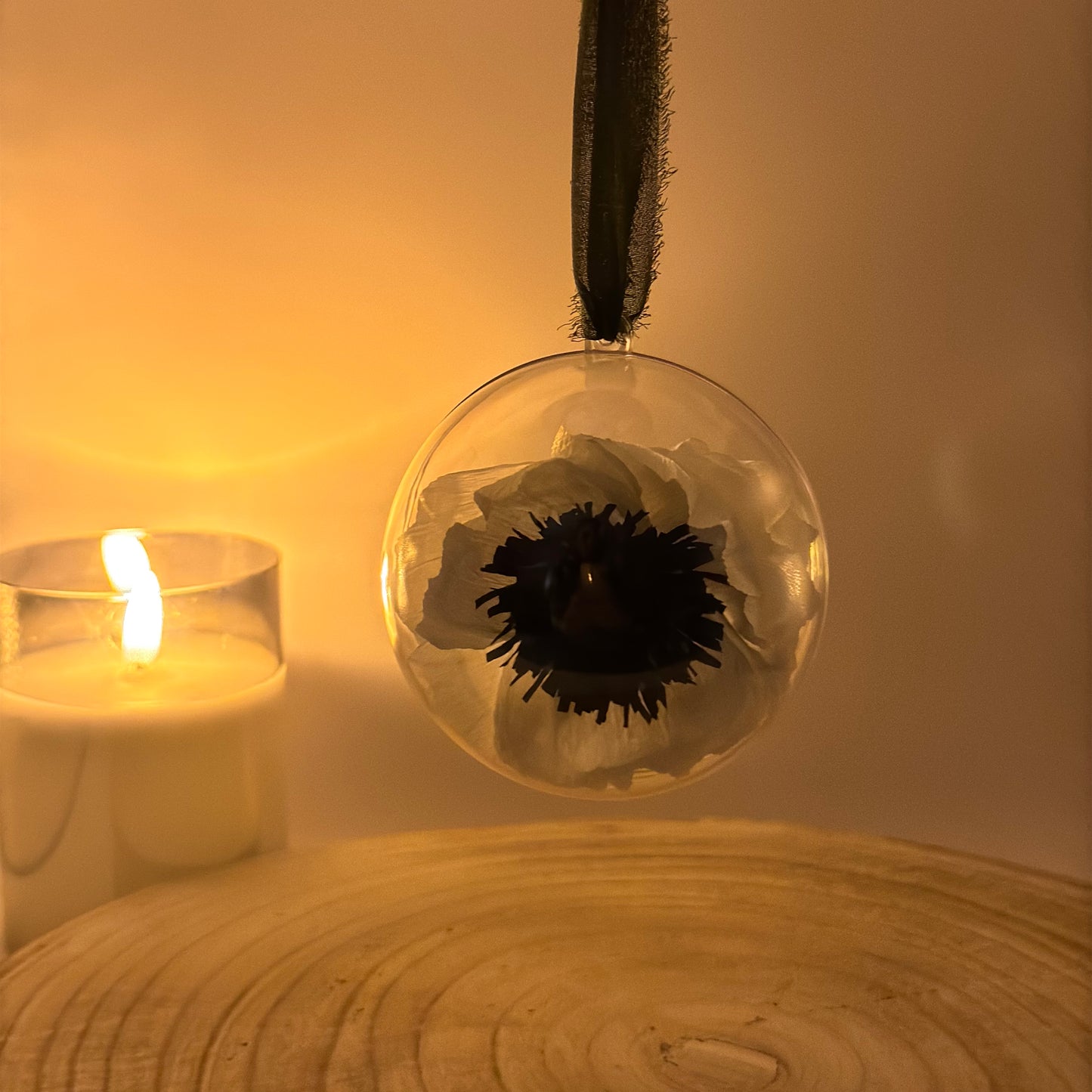 Weihnachtskugel White Poppy für den Weihnachtsbaum