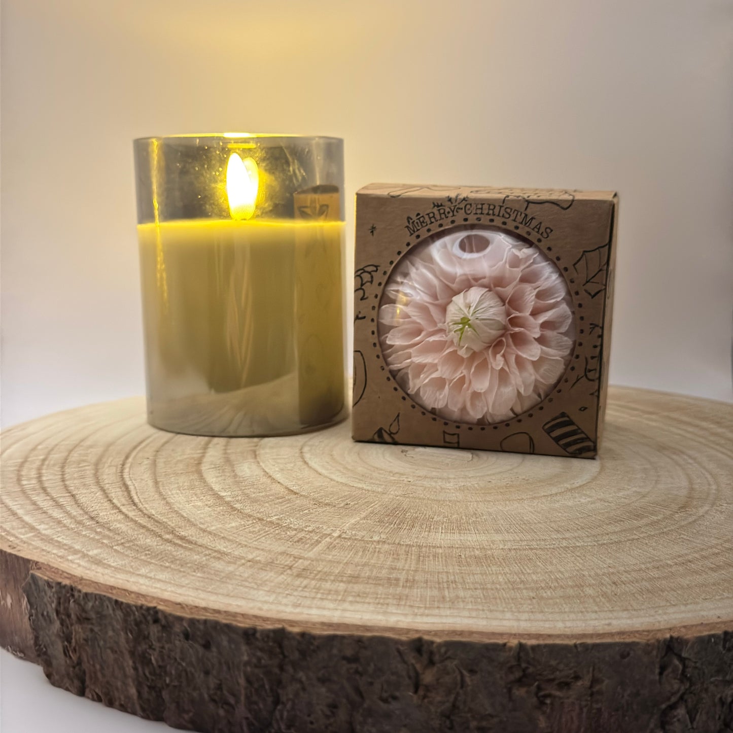 Weihnachtskugel Tender Dahlia für den Weihnachtsbaum