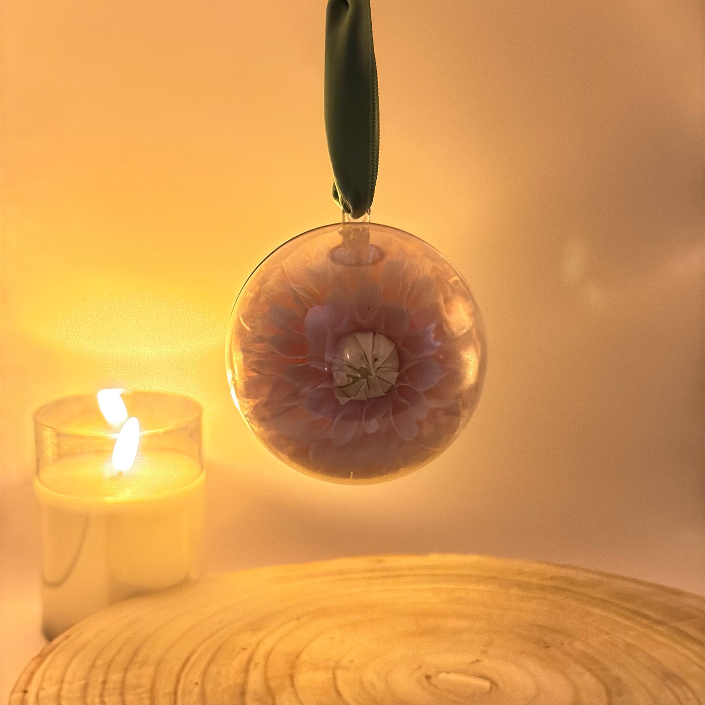 Weihnachtskugel Tender Dahlia für den Weihnachtsbaum